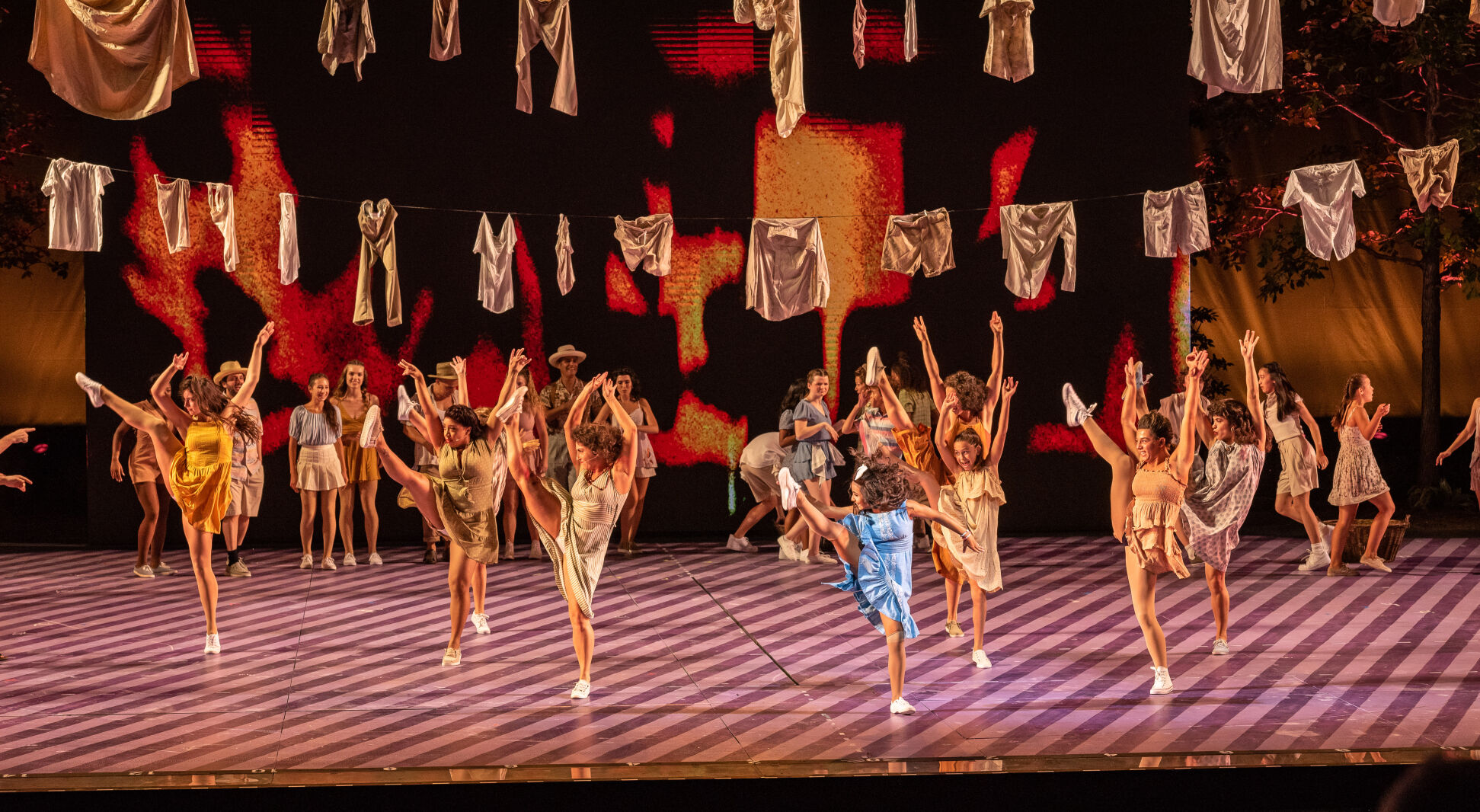 Company of 'On Your Feet!'